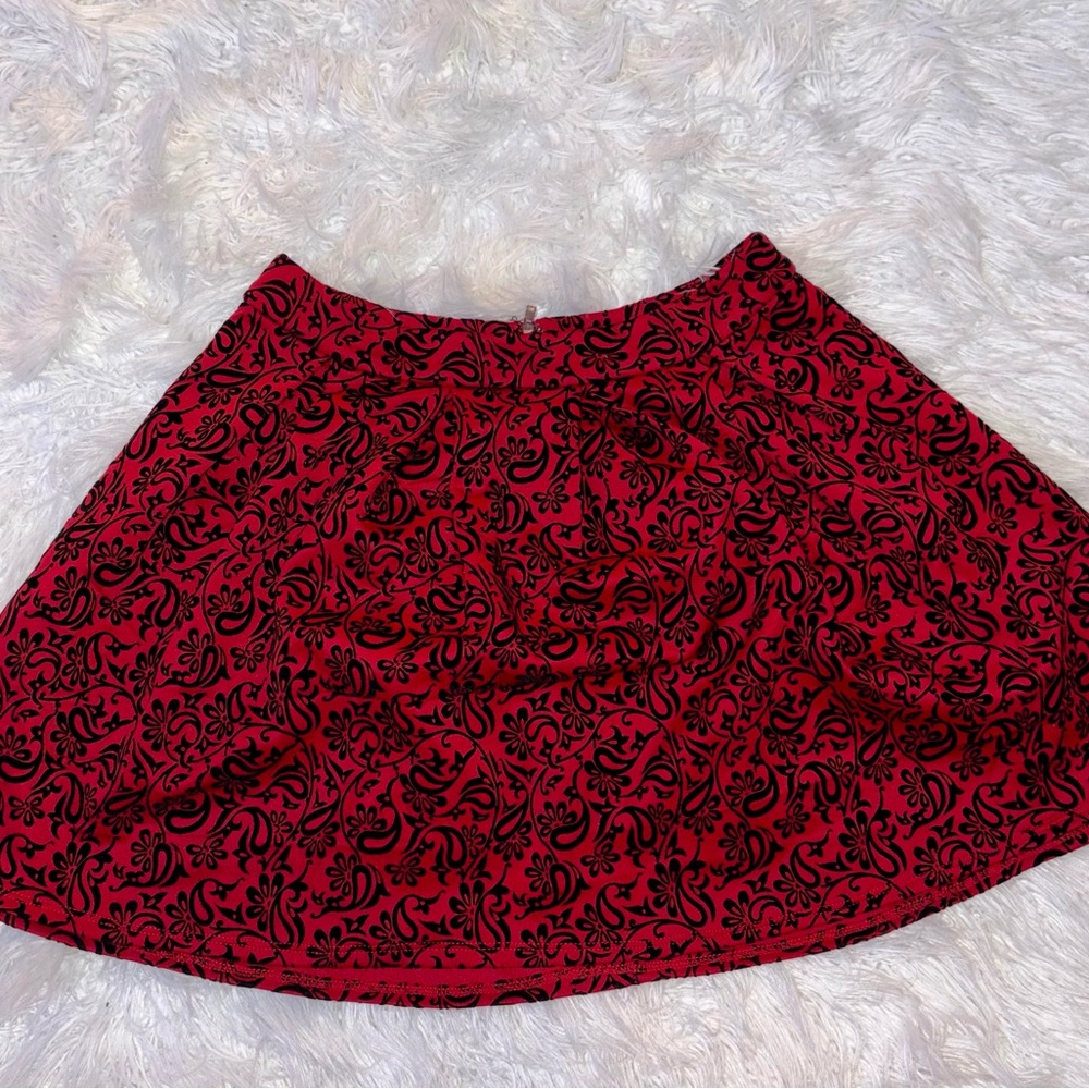 Forever 21 Red and Black Floral Skater Skirt